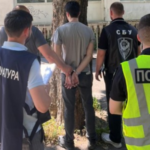 У центральному парку Вінниці затримали чоловіка, який обіцяв «вирішити питання» з ТЦК