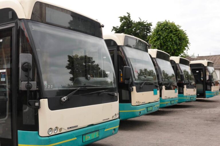 Жмеринська громада отримала пять автобусів від хорватських партнерів