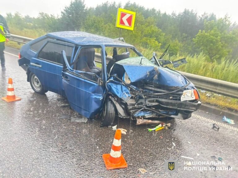 Трагічна неділя на дорогах Вінниччини: одна людина загинула, ще восьмеро постраждали