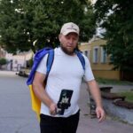 Ветеран на протезі крокує заради побратимів: українці вже задонатили понад 200 тисяч гривень