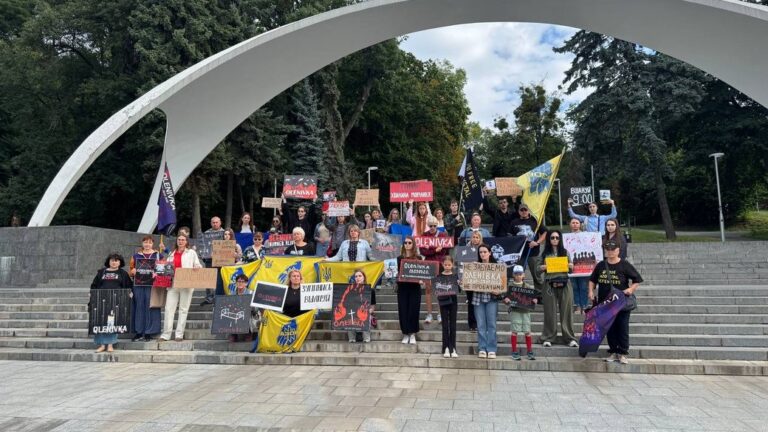 «Їх вбили, бо не змогли зламати»: у Вінниці вшанували пам’ять загиблих в Оленівці