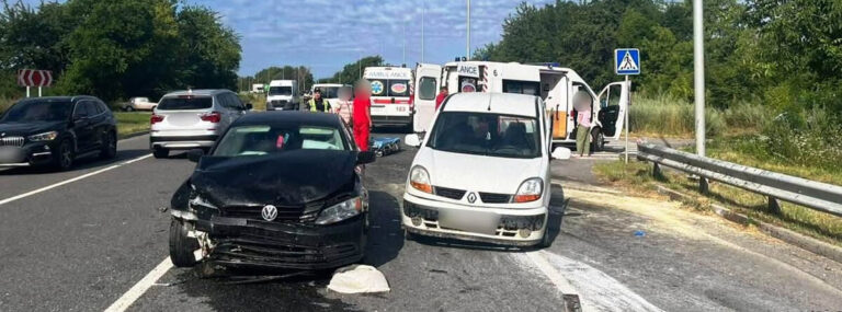 Аварія з шістьма потерпілими: поліція з’ясовує обставини ДТП у Вінницькому районі