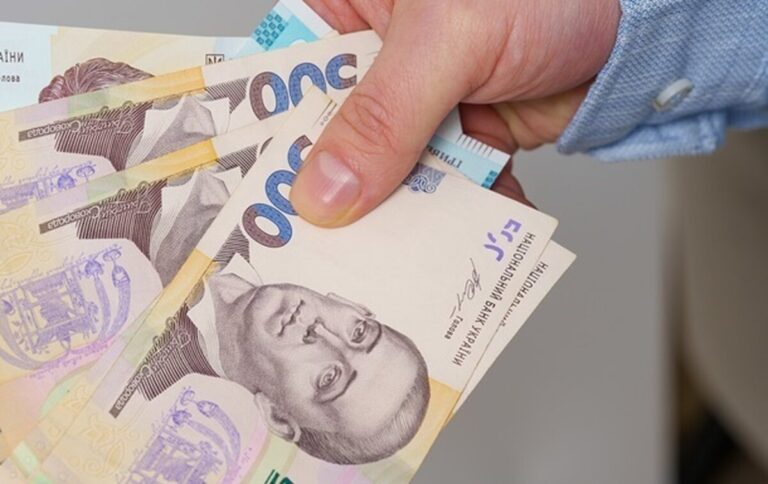 На що українці щомісяця витрачають понад 4,5 тисячі гривень