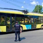 У Львові посеред дороги виявили гранату