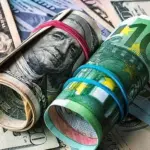 Валюти пішли вниз: яким буде курс долара, євро та злотого 13 липня