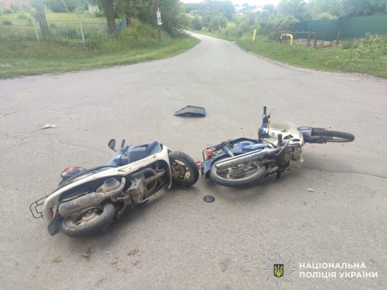 ДТП у Писарівці та Тиврові: за кермом скутерів були діти