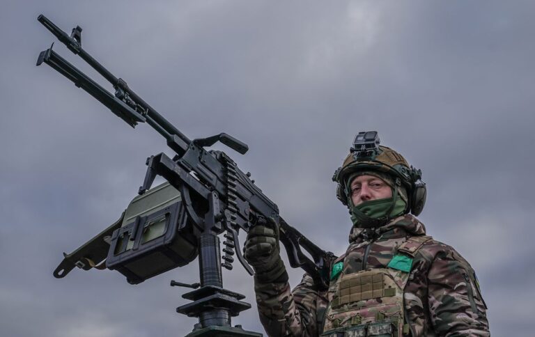 Дрони летіли з шести напрямків: як ППО відбила нічну атаку РФ