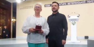 Президент нагородив ветеранку з Гайсина Людмилу Менюк орденом княгині Ольги