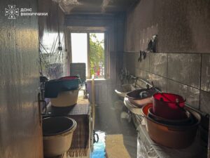 Пральна машина спричинила пожежу у Вінниці: майже 20 мешканців гуртожитку евакуювалися