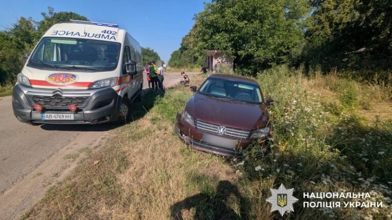 Легковик збив жінку, а вантажівка — велосипедистку: що трапилося на дорогах Вінниччини 3 серпня