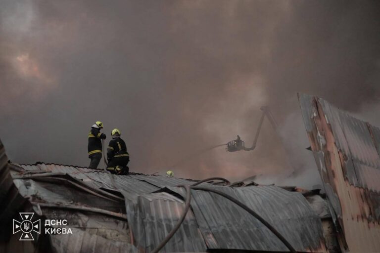 Масований удар по Києву: є загиблі, десятки поранених та масштабні пожежі