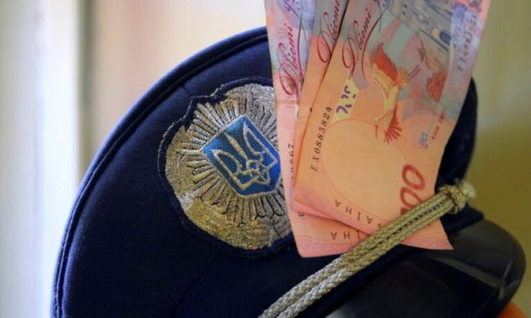 У Тиврові та Могилеві-Подільському намагалися підкупити правоохоронців