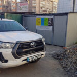 Припаркована біля контейнерів автівка завадила вивезенню сміття у Вінниці