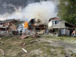 Летіли сотні дронів і балістика: Повітряні сили розкрили деталі атаки на Україну 27 серпня