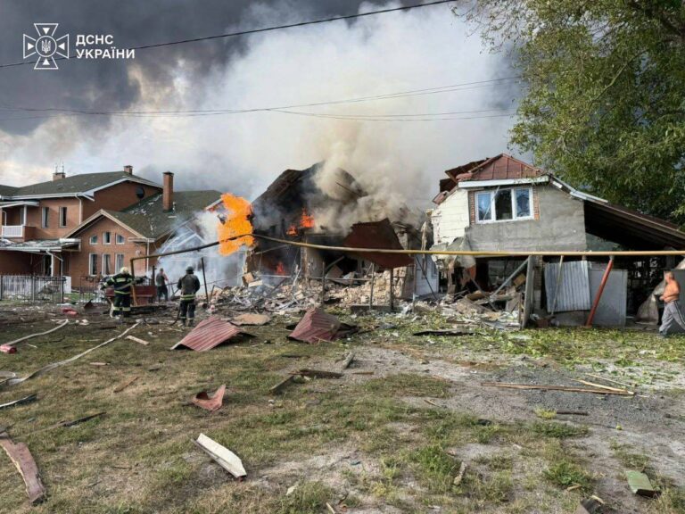 Летіли сотні дронів і балістика: Повітряні сили розкрили деталі атаки на Україну 27 серпня