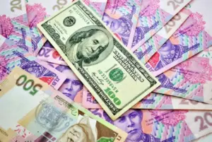 Курс валют на 10 серпня: скільки коштуватимуть долар, євро і злотий