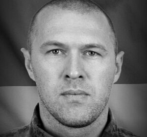 Вважався зниклим безвісти: Вінниця прощається із 34-річним воїном Романом Неголюком