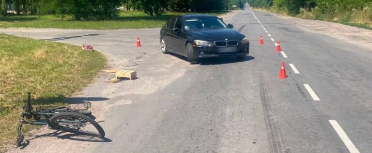 Велосипедист потрапив під колеса BMW у Жмеринці: 62-річного чоловіка госпіталізували