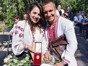 Виховує 10 дітей: вінничанку відзначили званням «Мати-героїня»