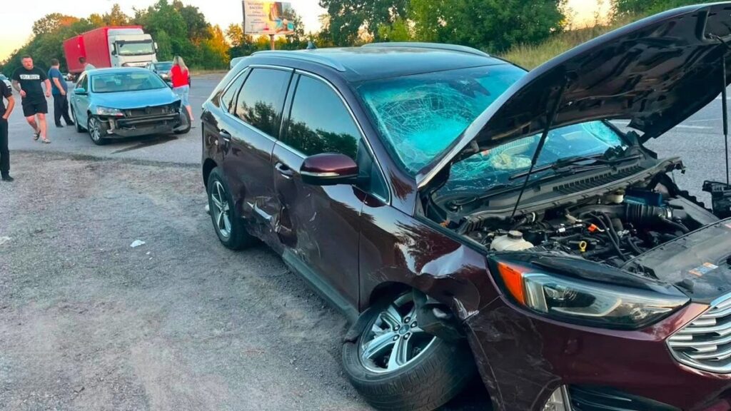 «Тіньовий куратор» групи нардепів потрапив у ДТП на Вінниччині та втік з місця події