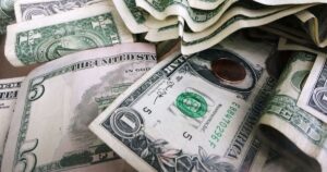 Курс валют на 26 серпня: скільки коштують долар, євро та злотий