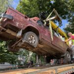 «Автомобіль-привид» прибрали біля садочка у Вінниці