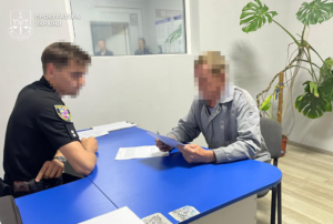 Конфлікт через дрова закінчився трагедією: жителя Погребища судитимуть за вбивство сусідки