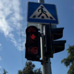 Біля ліцею №13 у Вінниці встановили новий світлофор: що змінилося для водіїв і пішоходів