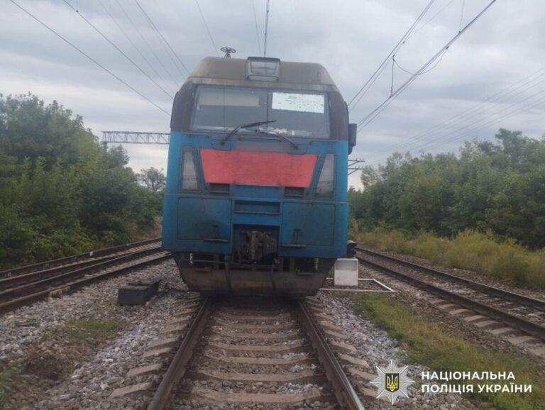 Трагедія на залізниці: у Тульчинському районі жінка загинула під колесами електропотяга
