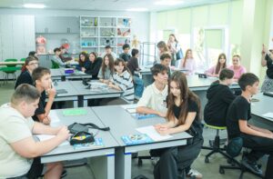 У ліцеї №35 Вінниці відкрили вісім сучасних освітніх просторів із лабораторіями