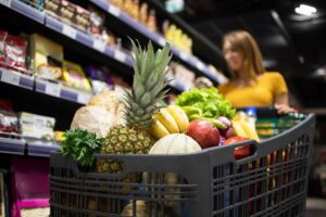 Ціни на продукти в Україні зростуть: у Мінагрополітики назвали максимальне подорожчання
