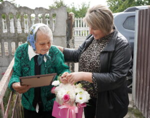 Вінничанку Євдокію Дробенюк привітали зі сторічним ювілеєм