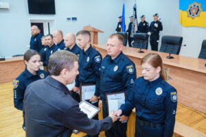 У Вінниці відзначили криміналістів, які ідентифікують тіла загиблих військових та допомагають родинам встановити долю близьких