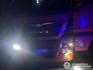 На об’їзній Немирова вантажівка на смерть збила 39-річного пішохода
