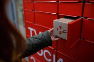 Поштомат замість магазину: як змінилися покупки вінничан за роки війни